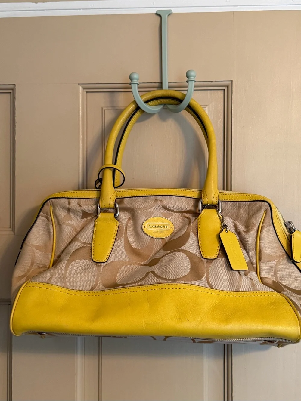 Coach satchel khaki